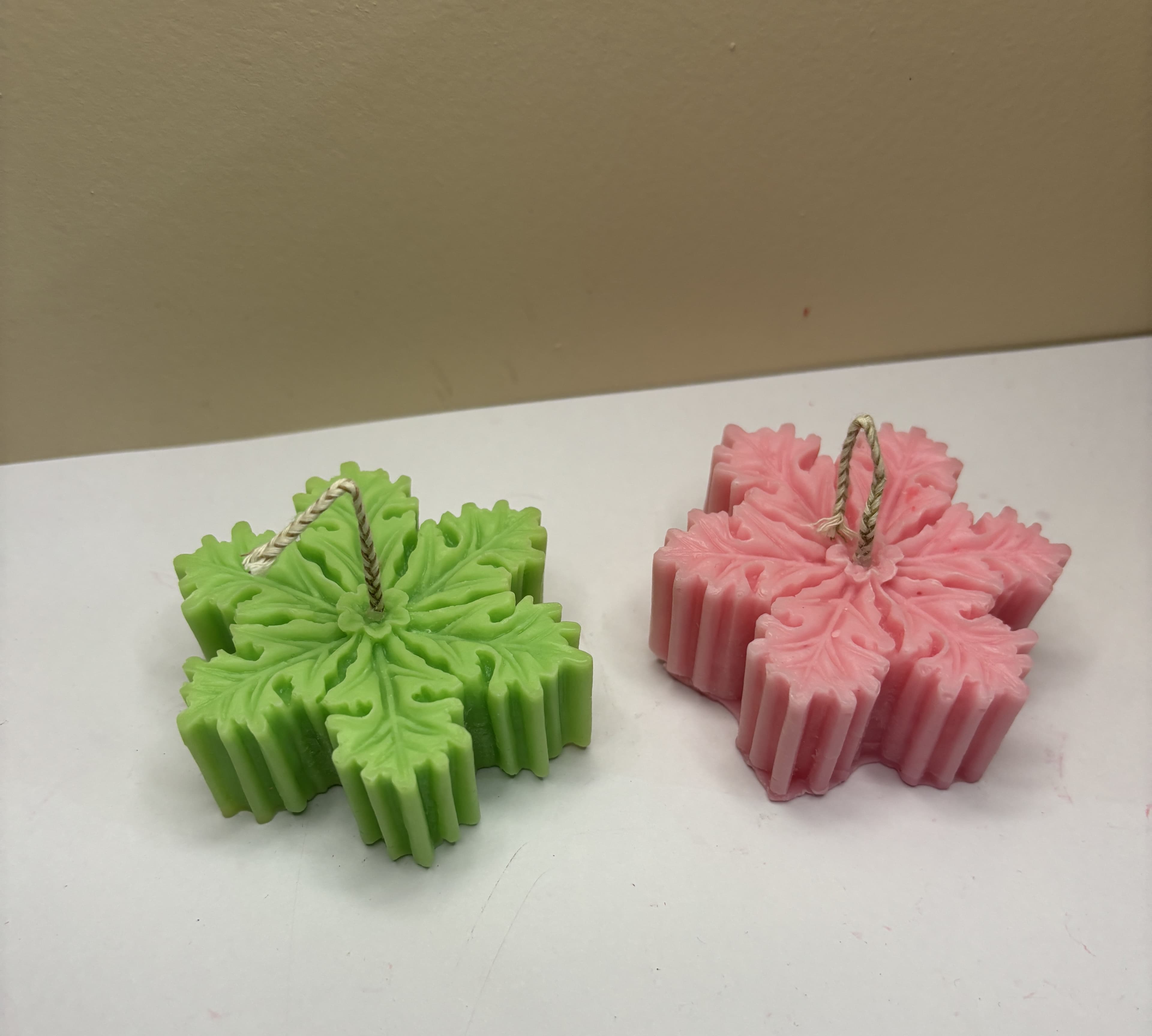 Leaf Snowflake thumbnail 2