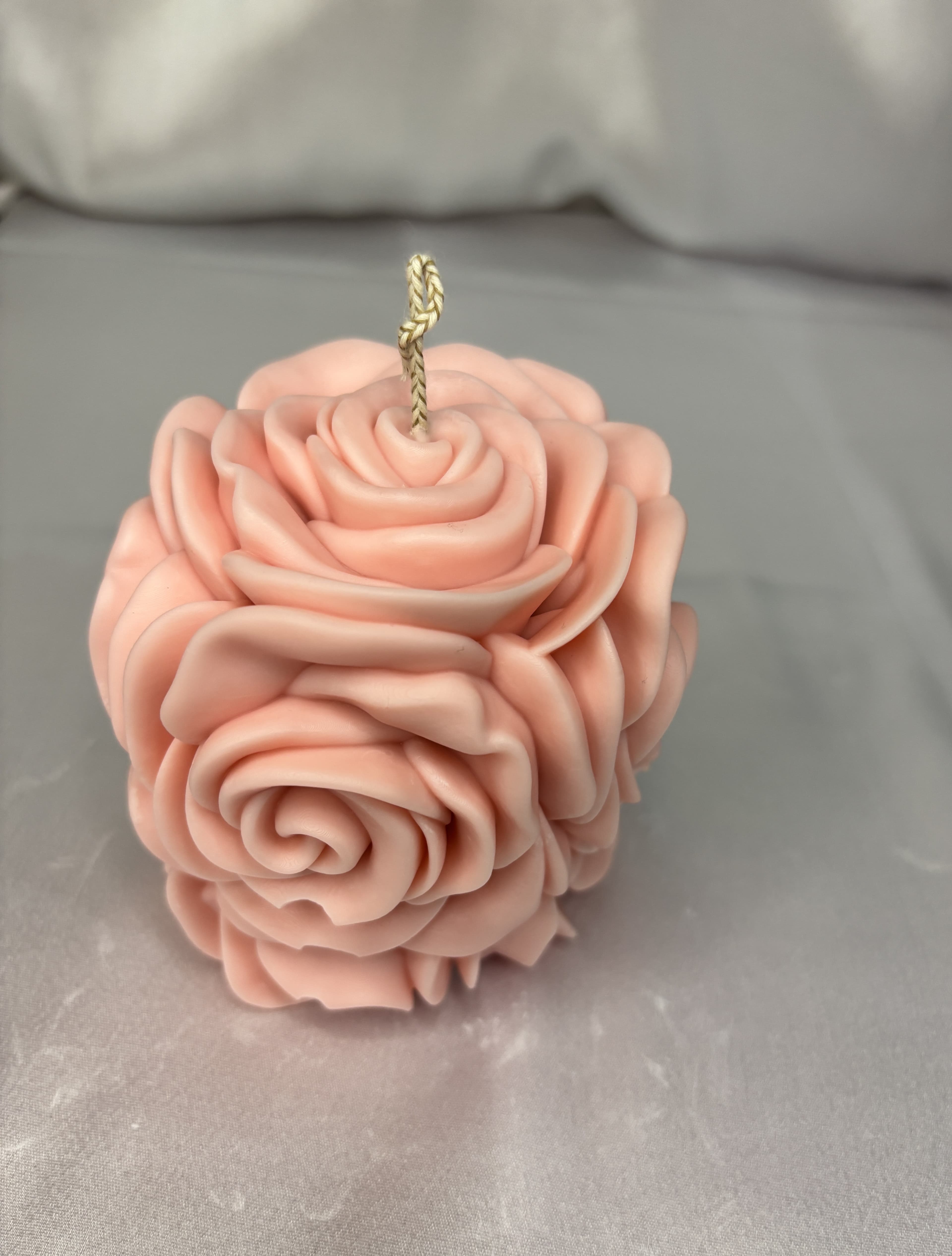 Valentine 3D Rose Pillar thumbnail 3